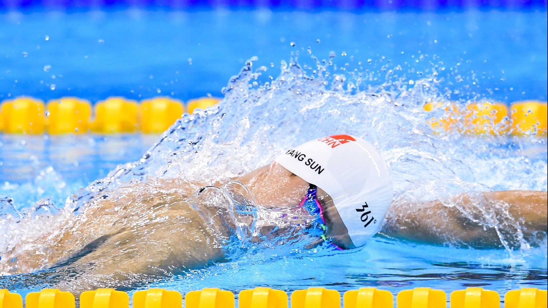 卡瓦达尔冠军级表现引领加拿大强势晋级，中国冰雪运动迎来新启示