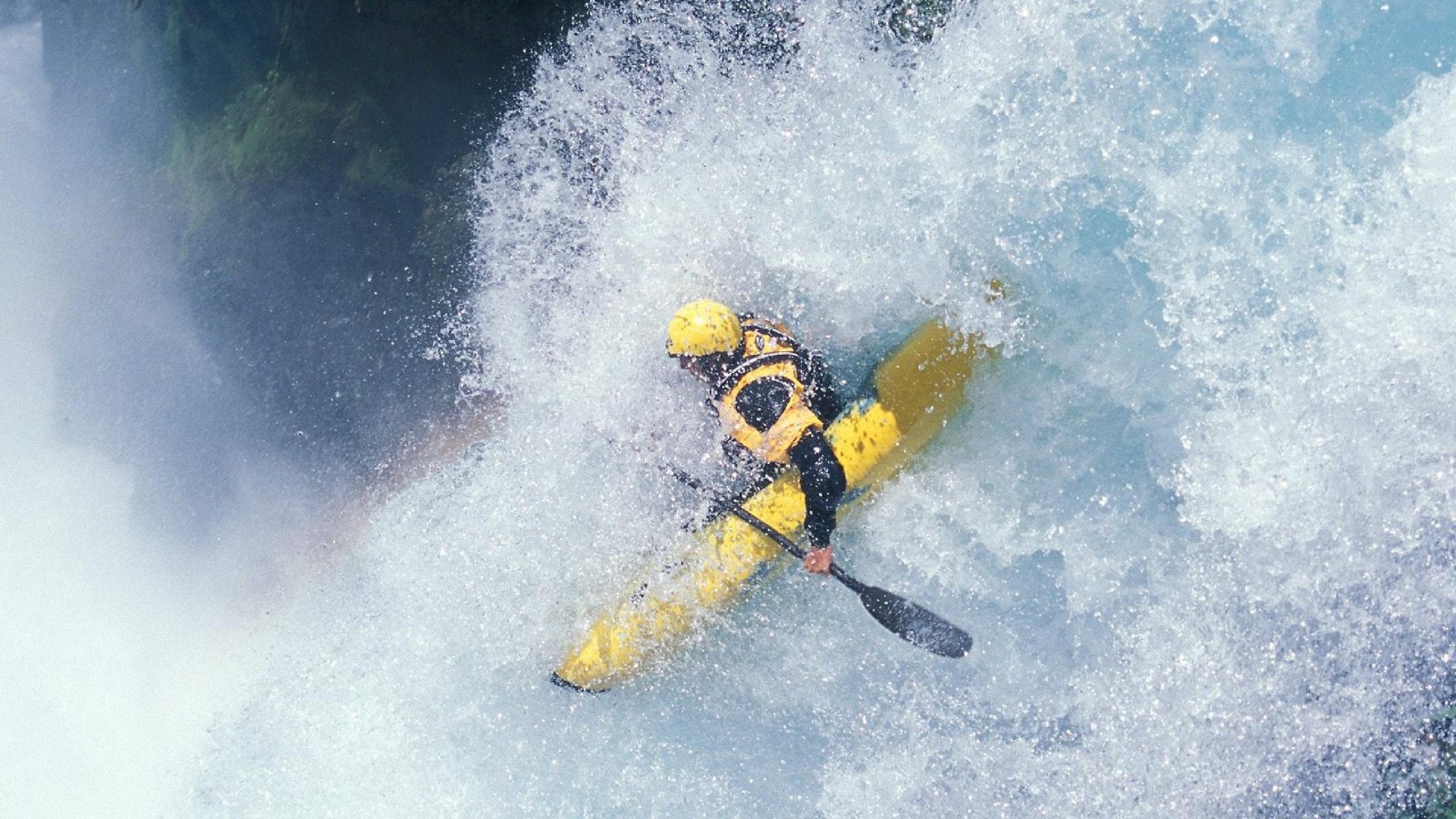巴格达的月光与马德里的救赎,特奥如何跨越战场与绿茵场完成自我救赎